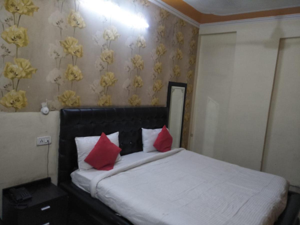 Hotel Shiv Mahima Inn By Wb Inn Prayagraj Ngoại thất bức ảnh